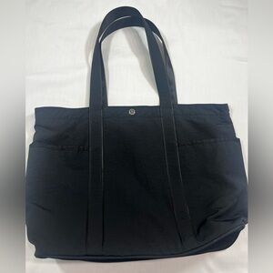 LULULEMON SOLID BLACK TOTE
